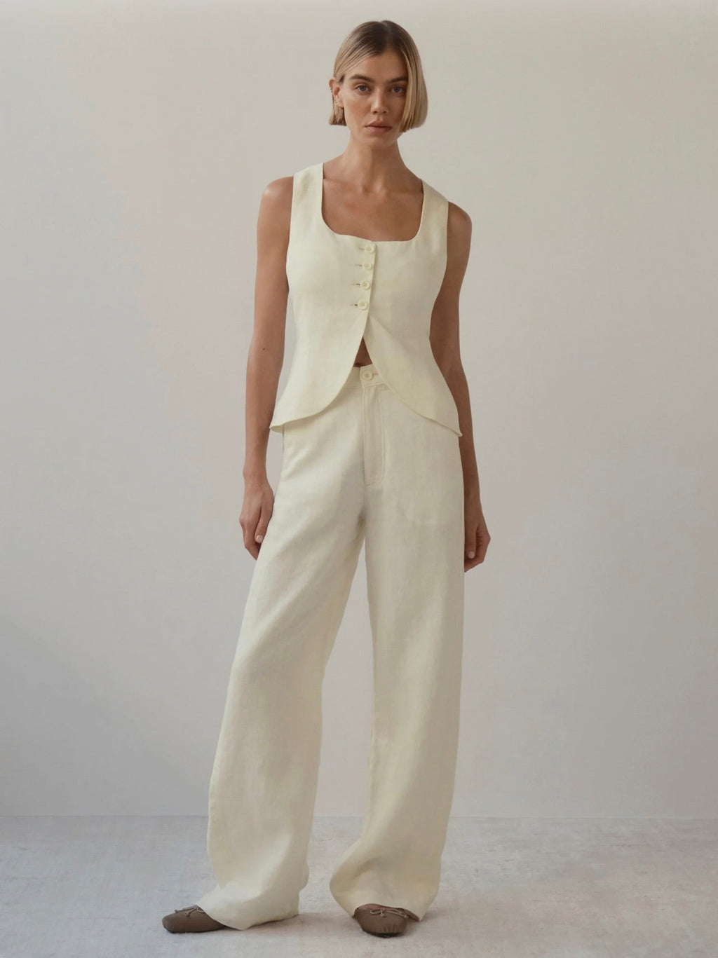Cream-Hued Natural Fiber Wrinkle-Resistant Day-to-Night Trousers
