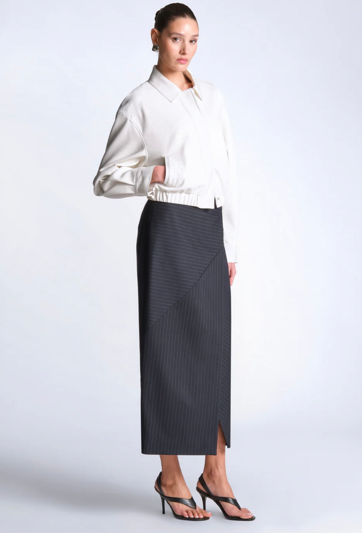 Elasticated Hem Classic Collar