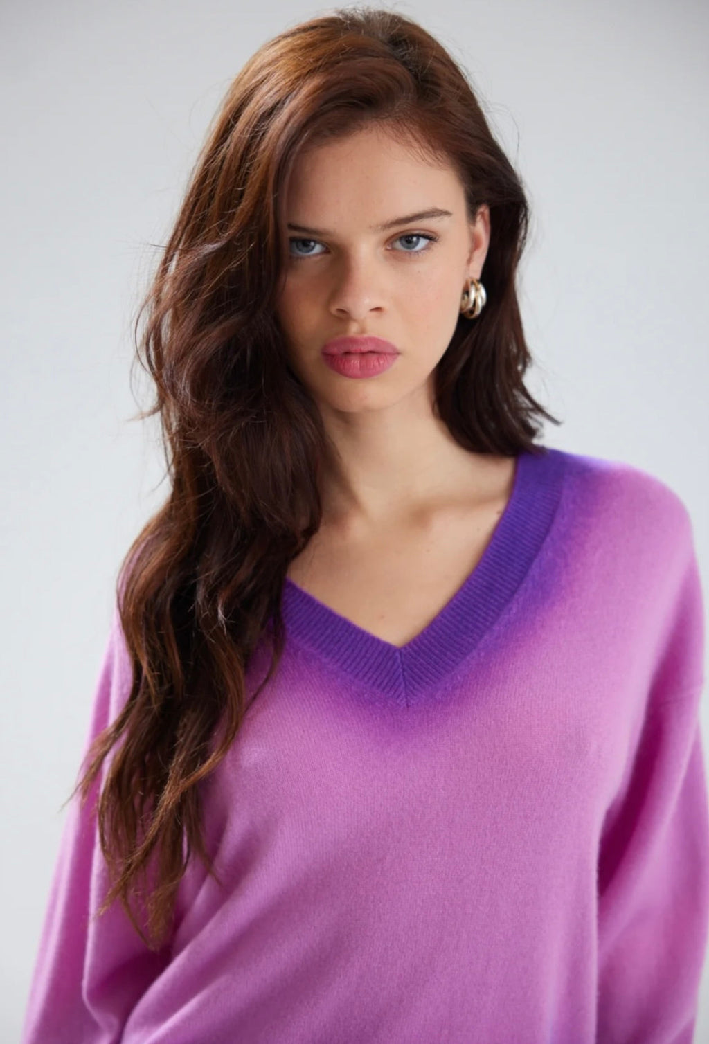 Bramble Cashmere Sweater with Dip Trim V-Neck