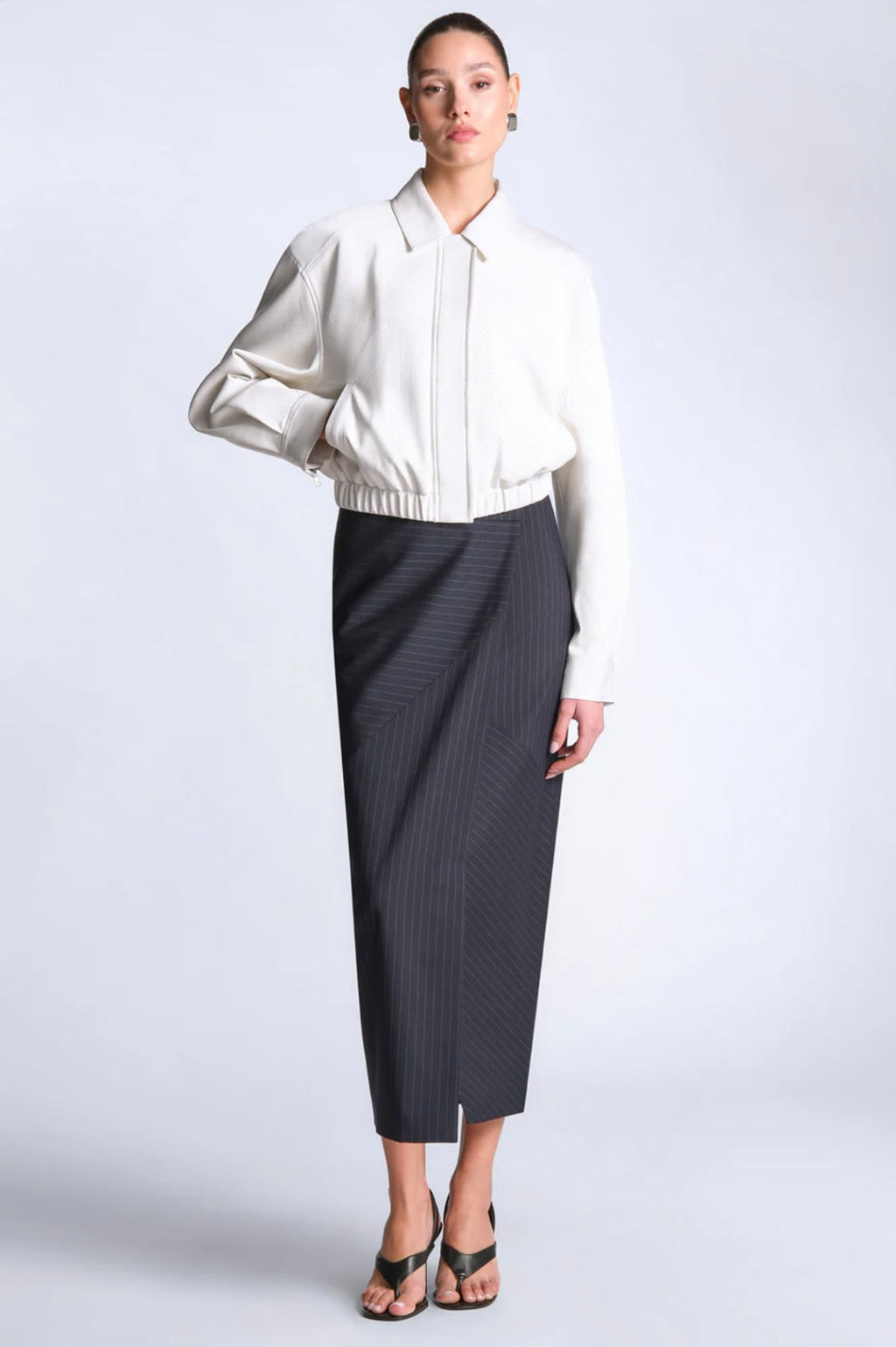 Elasticated Hem Classic Collar