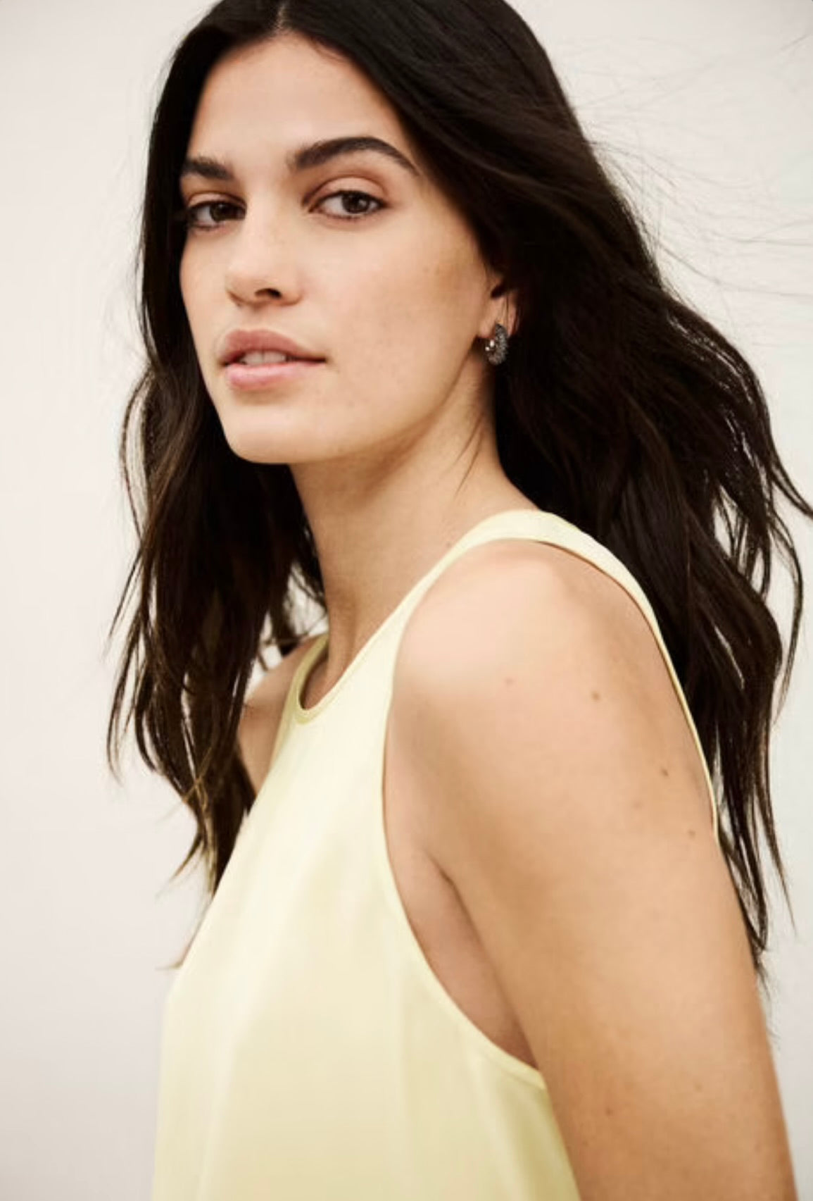 Minimalist Vanilla Sleeveless Tank