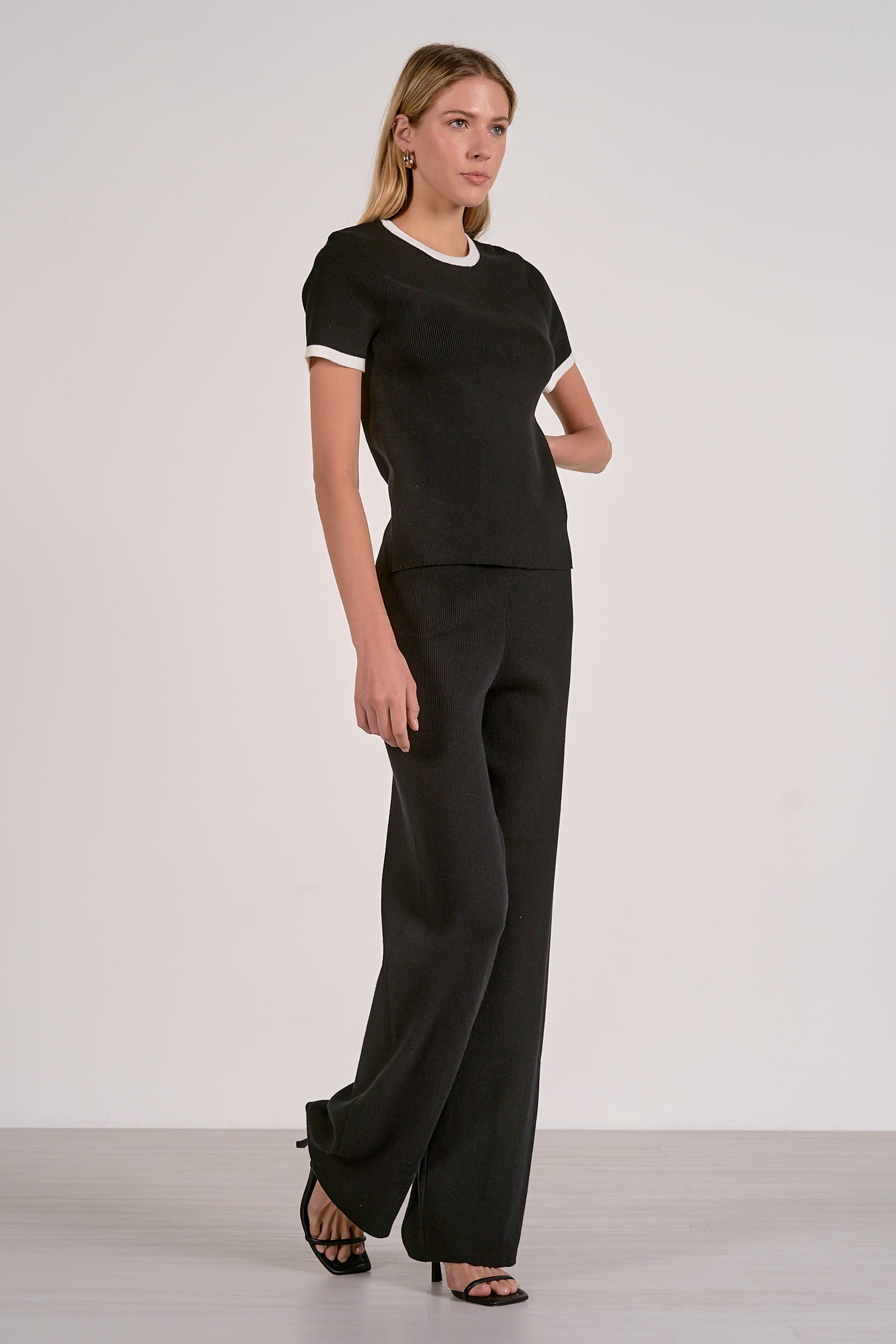 ‌Black White Contrast Trim Top