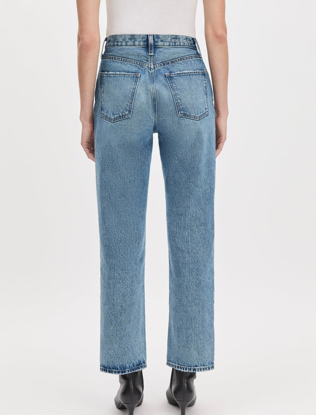 High-Rise Relaxed Cut