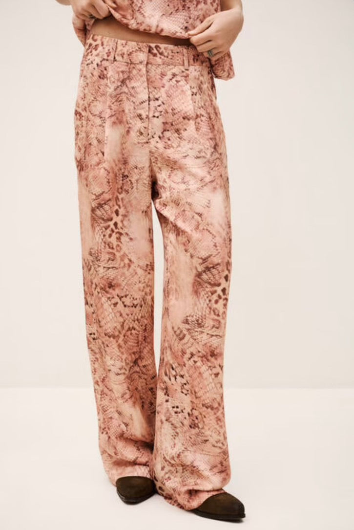 Rose Mid-Rise Hook & Zipper Trousers