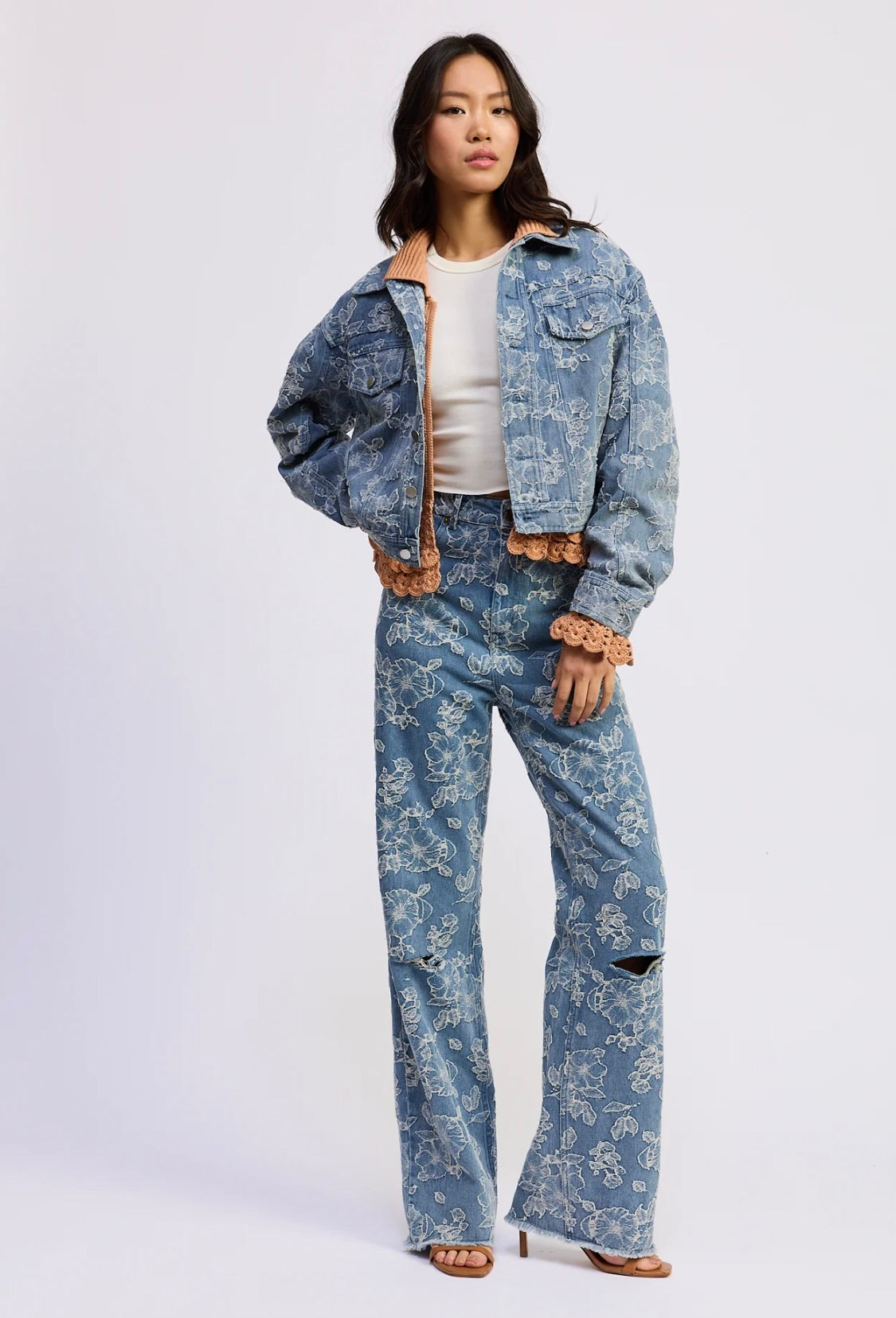 Medium Wash Distressed Straight