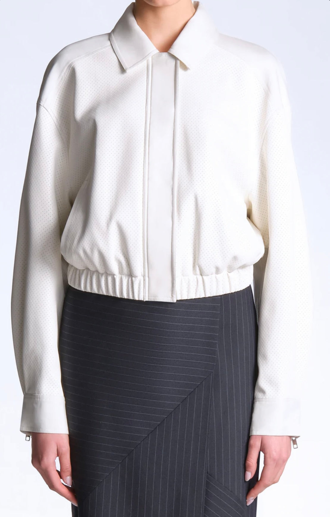 Elasticated Hem Classic Collar