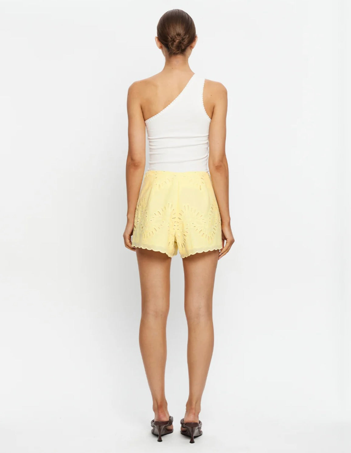 Mid-Rise Fitted Fully Lined Broderie Shorts with Side-Zip Concealment