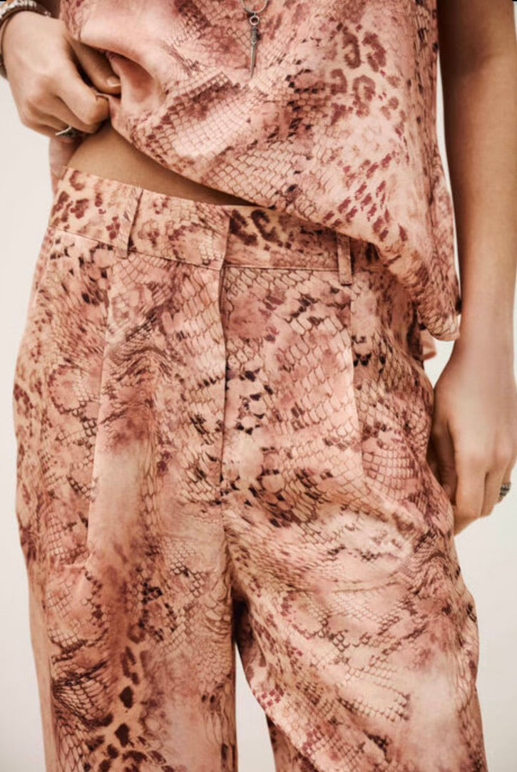 Rose Mid-Rise Hook & Zipper Trousers