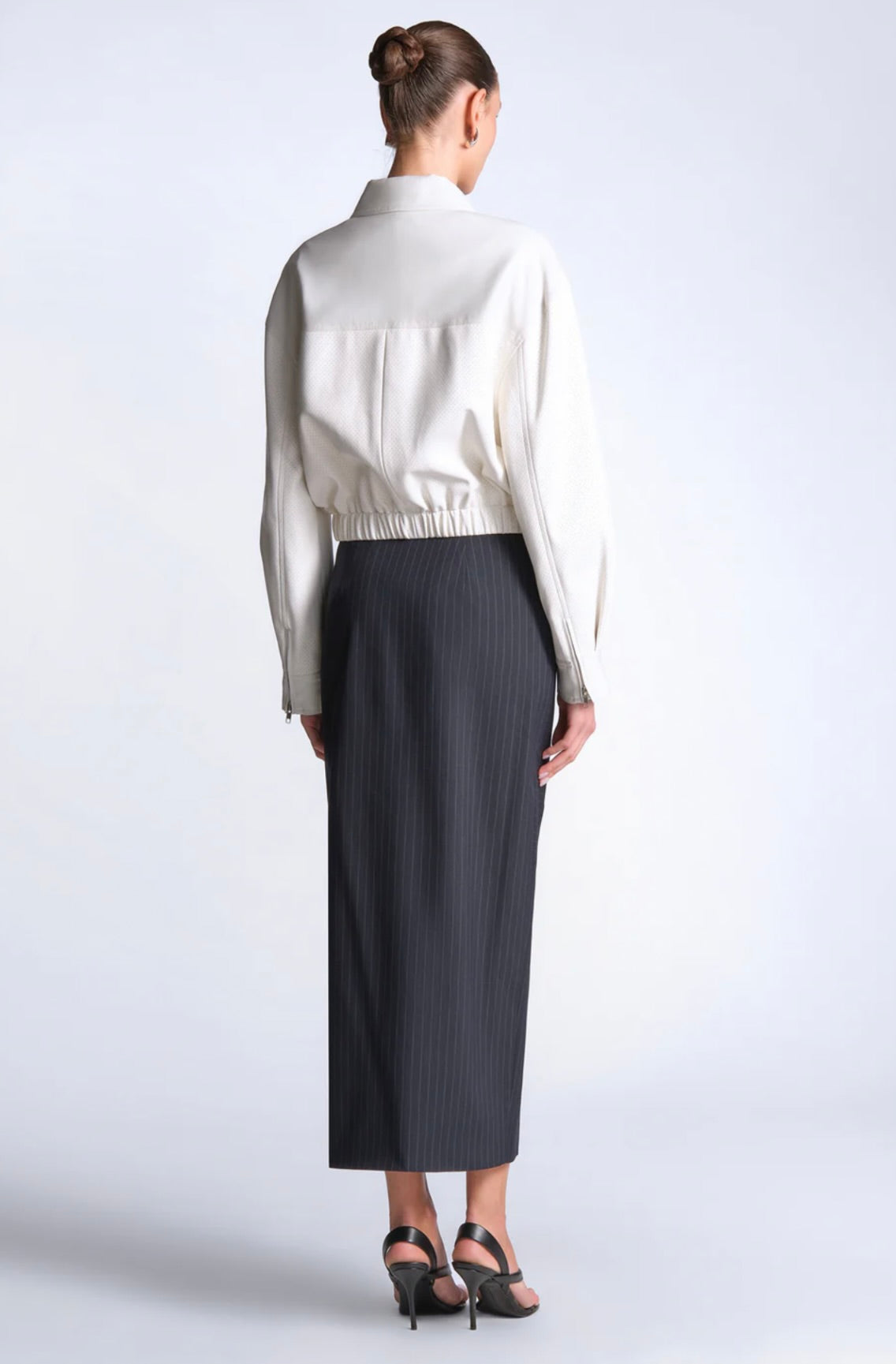 Elasticated Hem Classic Collar