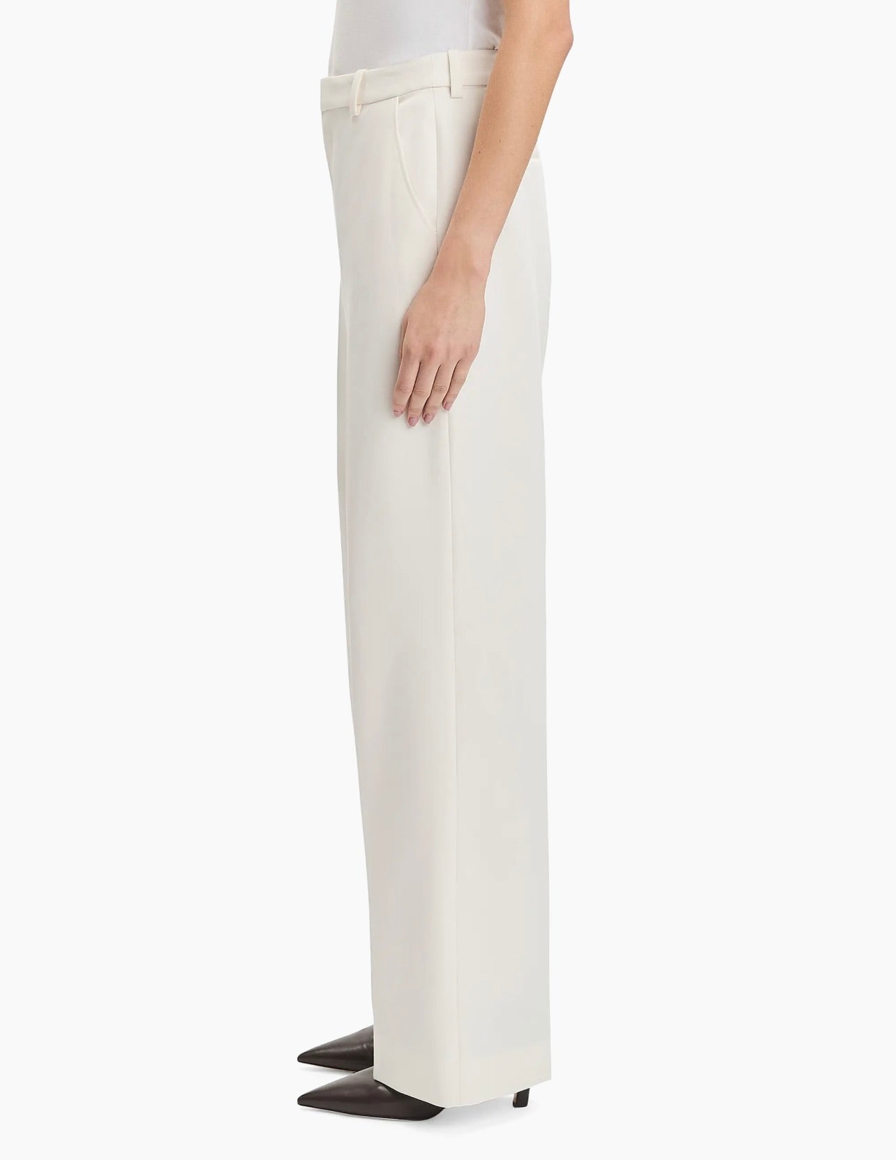 ‌Ivory Crease Still