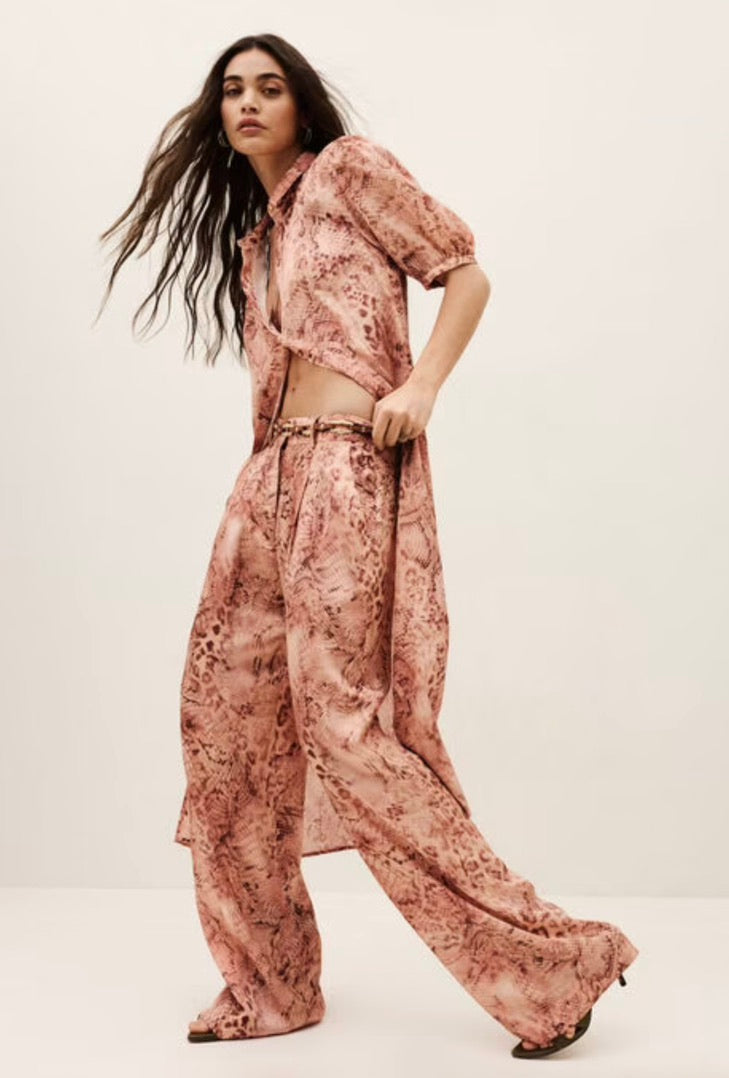 Rose Mid-Rise Hook & Zipper Trousers