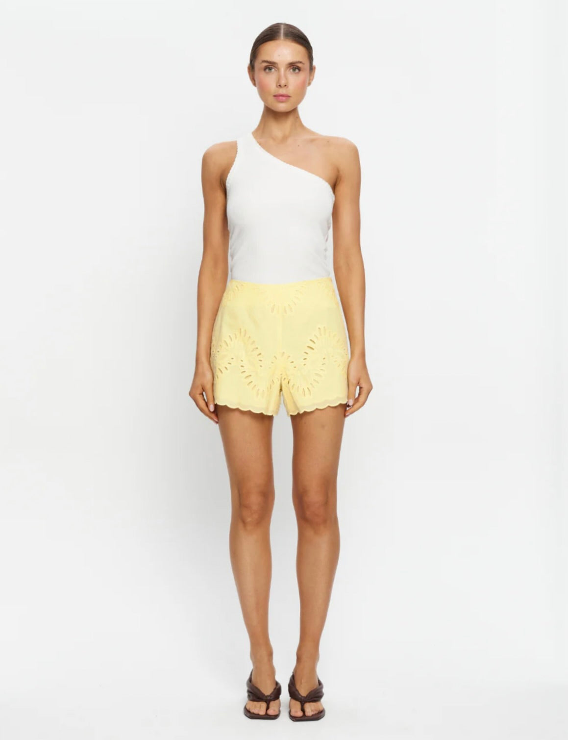 Mid-Rise Fitted Fully Lined Broderie Shorts with Side-Zip Concealment