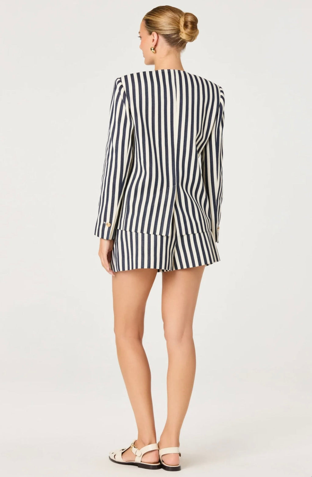 Single-Button Clean-Line Summer Shorts