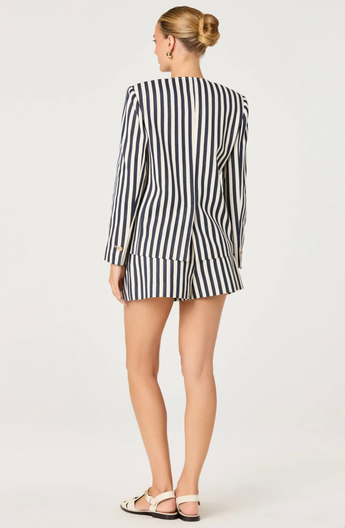Single-Button Clean-Line Summer Shorts